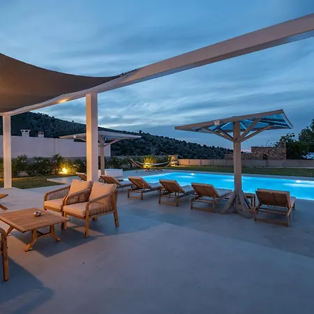 ヴィラ Miniera Linopotis